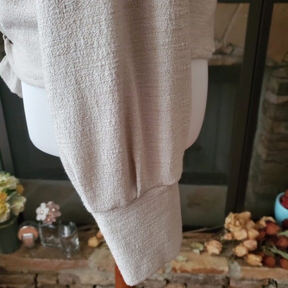 H&M Cropped Tie Front Dolman Sweater Top - Picture 6 of 7